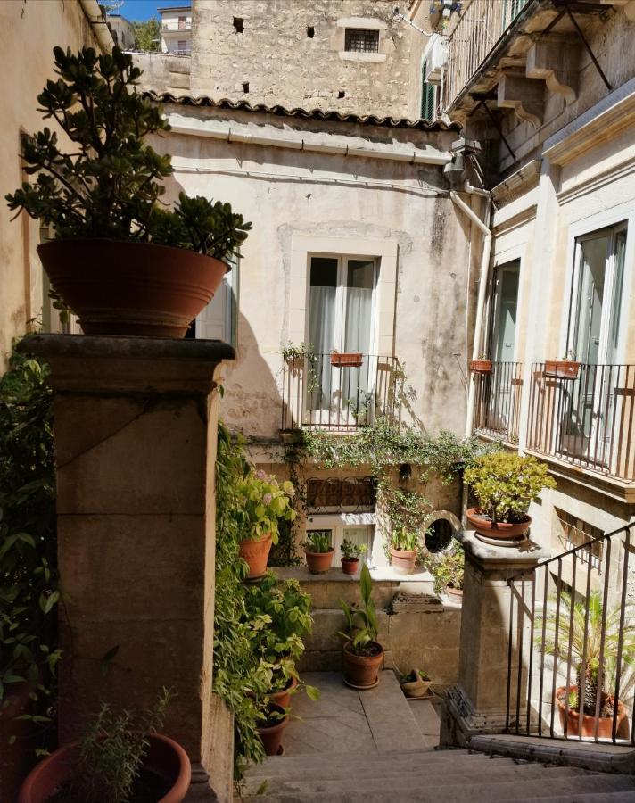 Palazzo Il Cavaliere B&B De Charme Модика Екстериор снимка