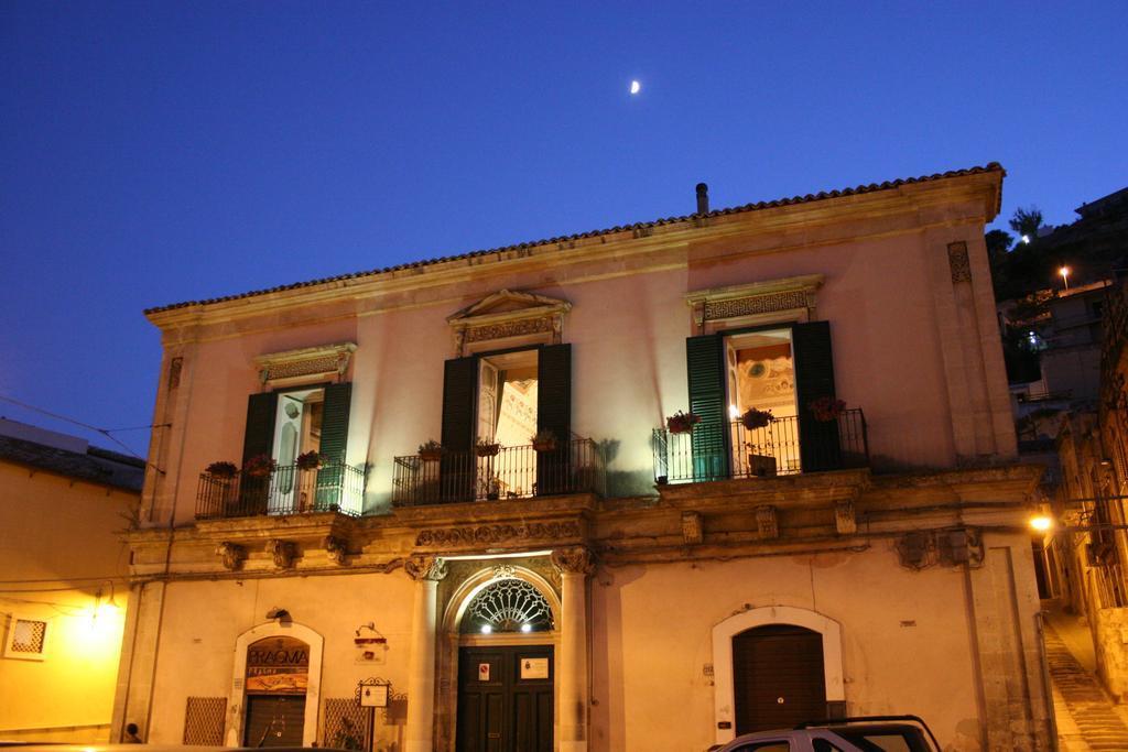 Palazzo Il Cavaliere B&B De Charme Модика Екстериор снимка