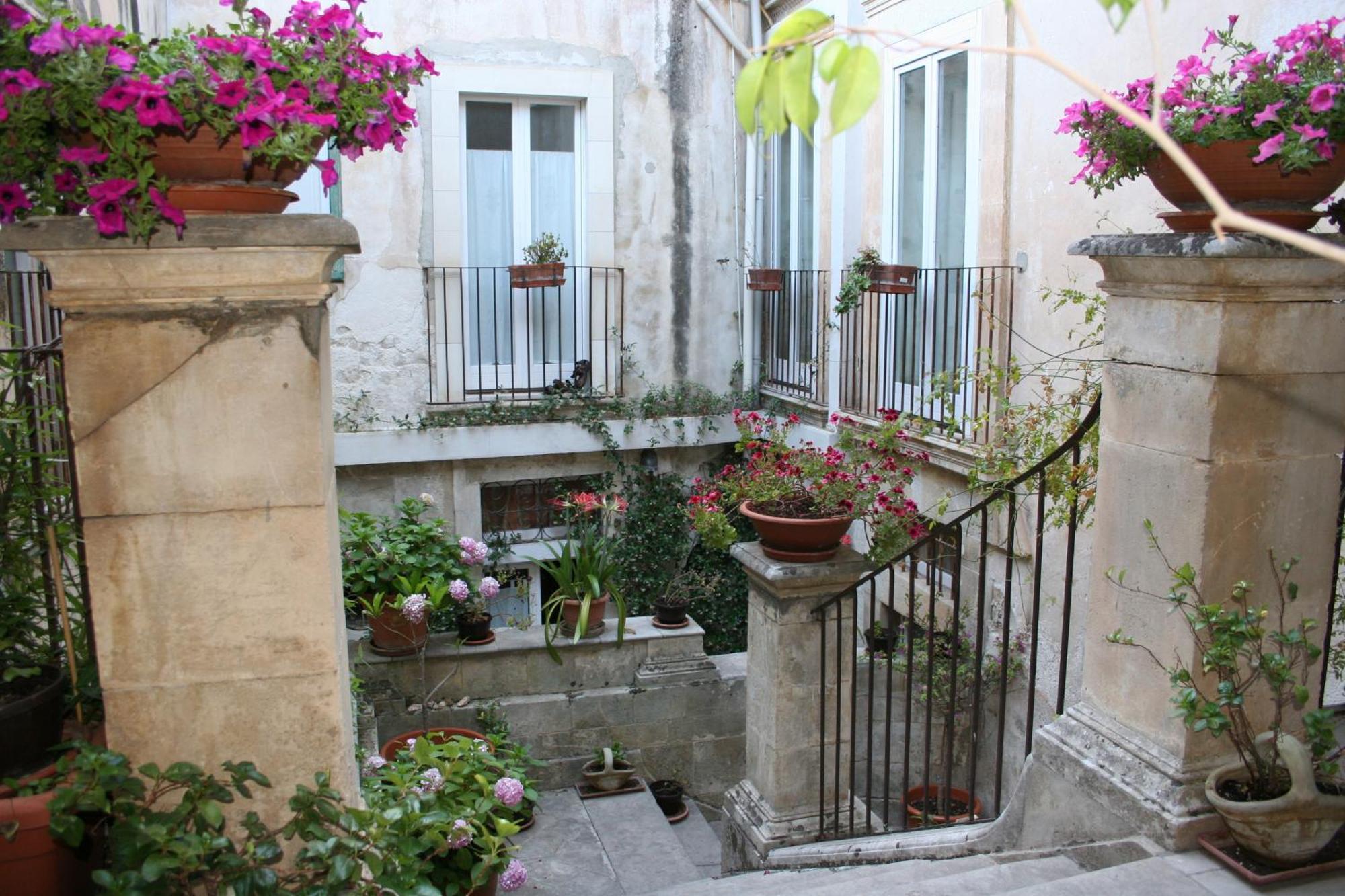 Palazzo Il Cavaliere B&B De Charme Модика Екстериор снимка