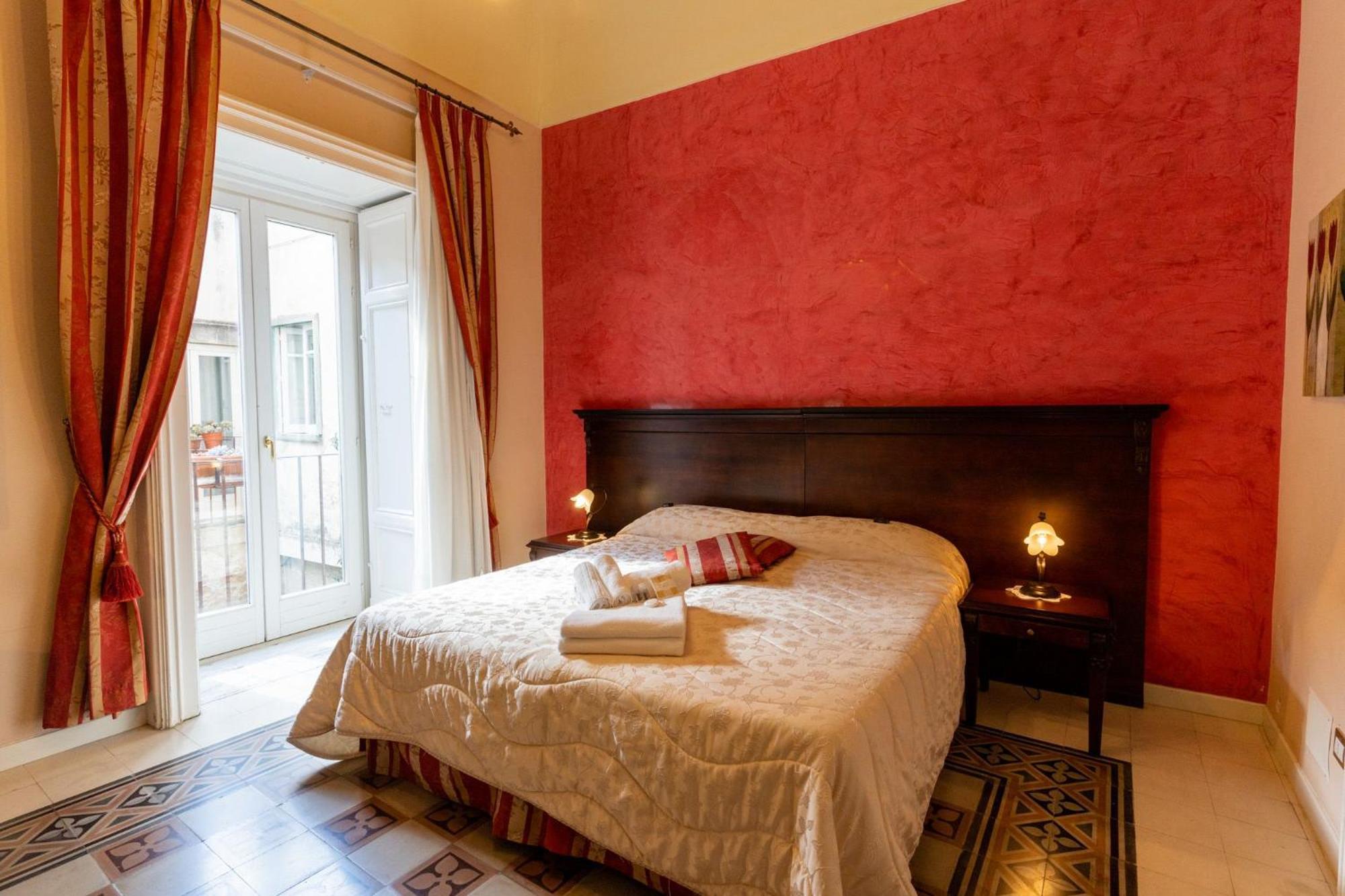 Palazzo Il Cavaliere B&B De Charme Модика Стая снимка