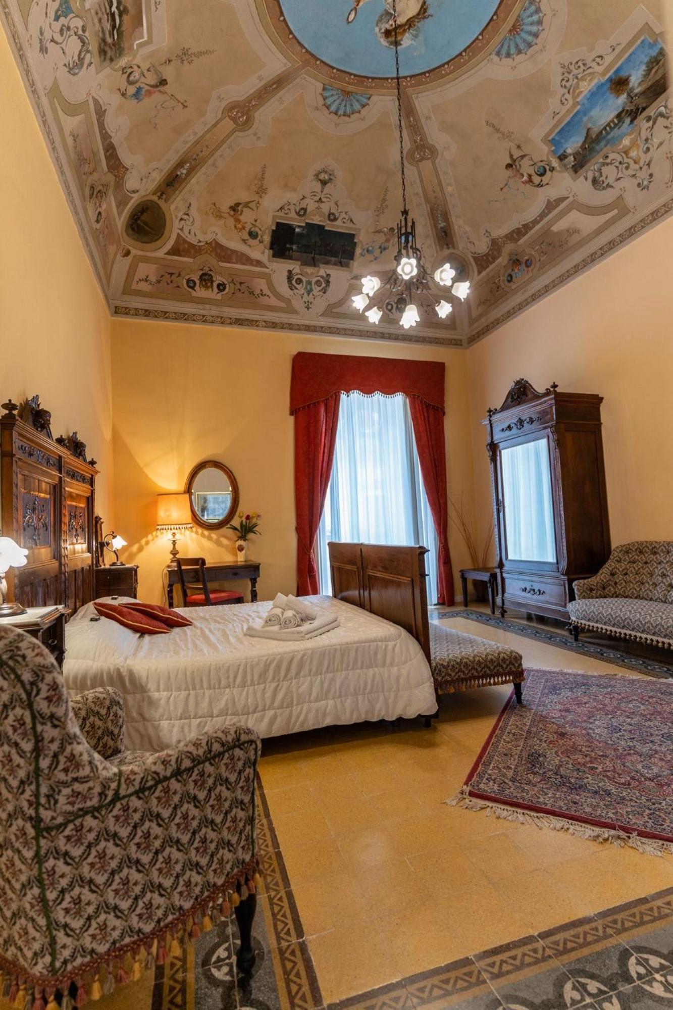 Palazzo Il Cavaliere B&B De Charme Модика Стая снимка