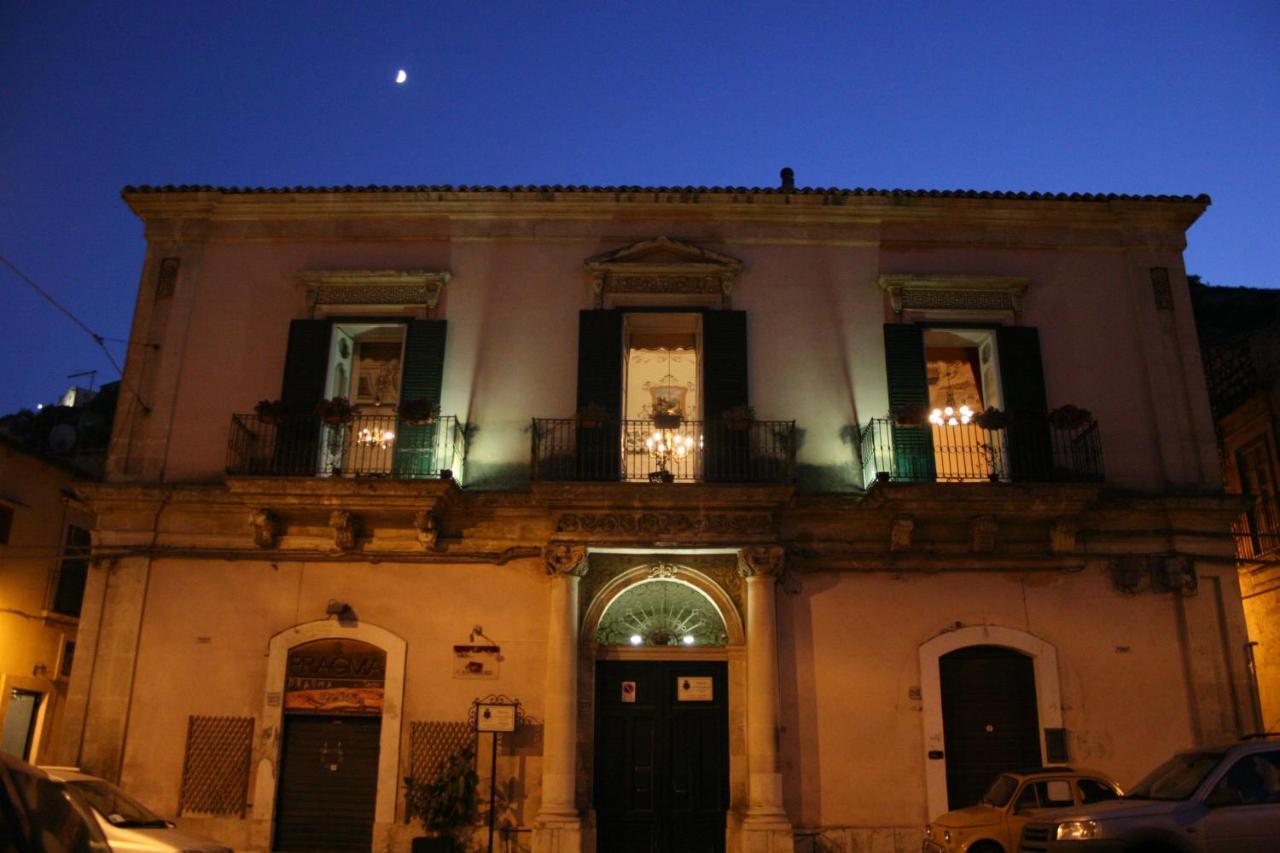 Palazzo Il Cavaliere B&B De Charme Модика Екстериор снимка
